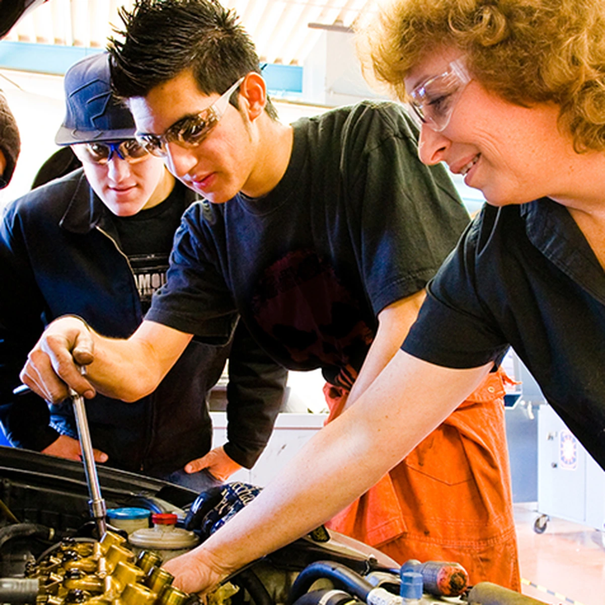 Automotive Engineering Technicians