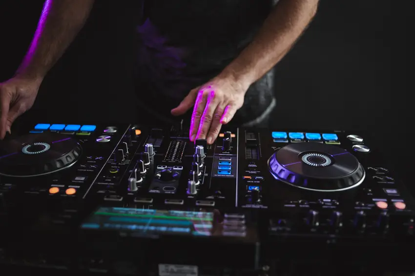 Disc Jockeys (Event DJs)