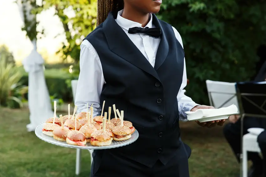 Food Servers, Nonrestaurant