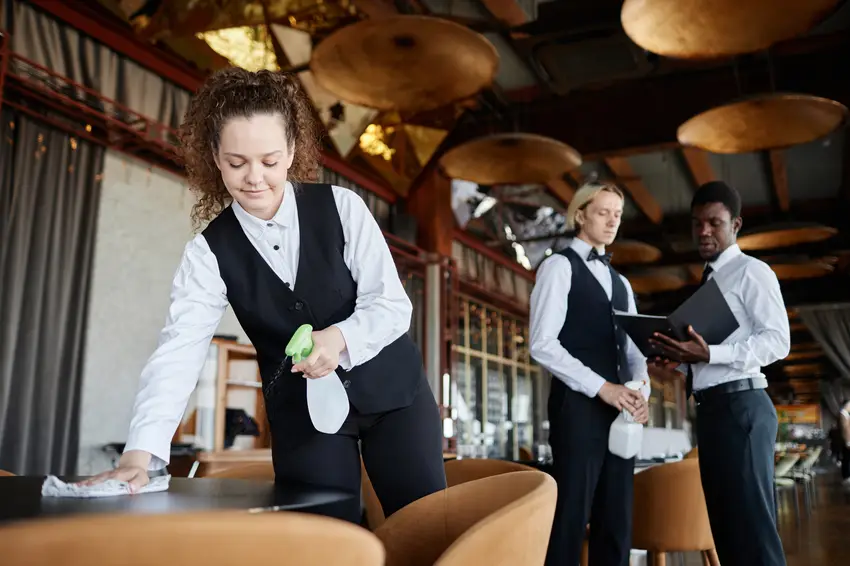 Restaurant Host/Hostess