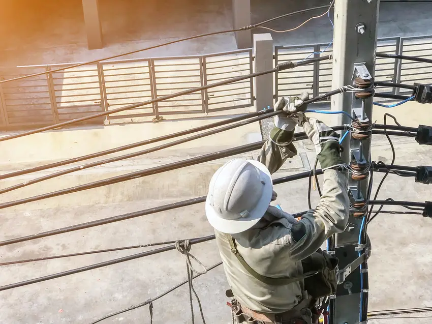 Power Line Technicians